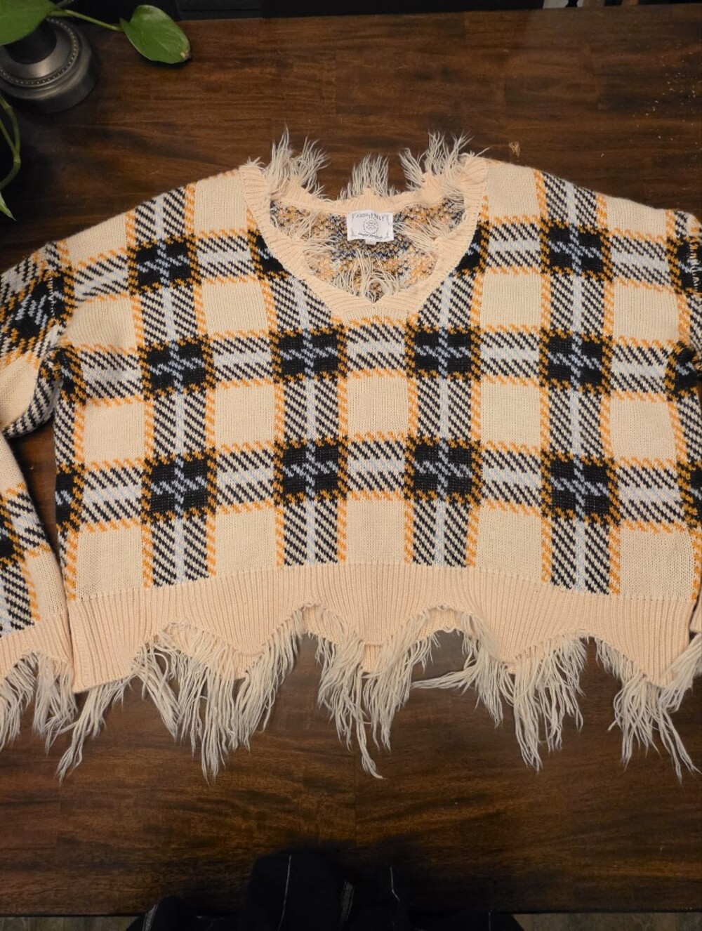 Absolutely Creative Worldwide Plaid Distressed Fringed Cropped Sweater - Size L